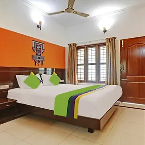 *** Resort Palm India